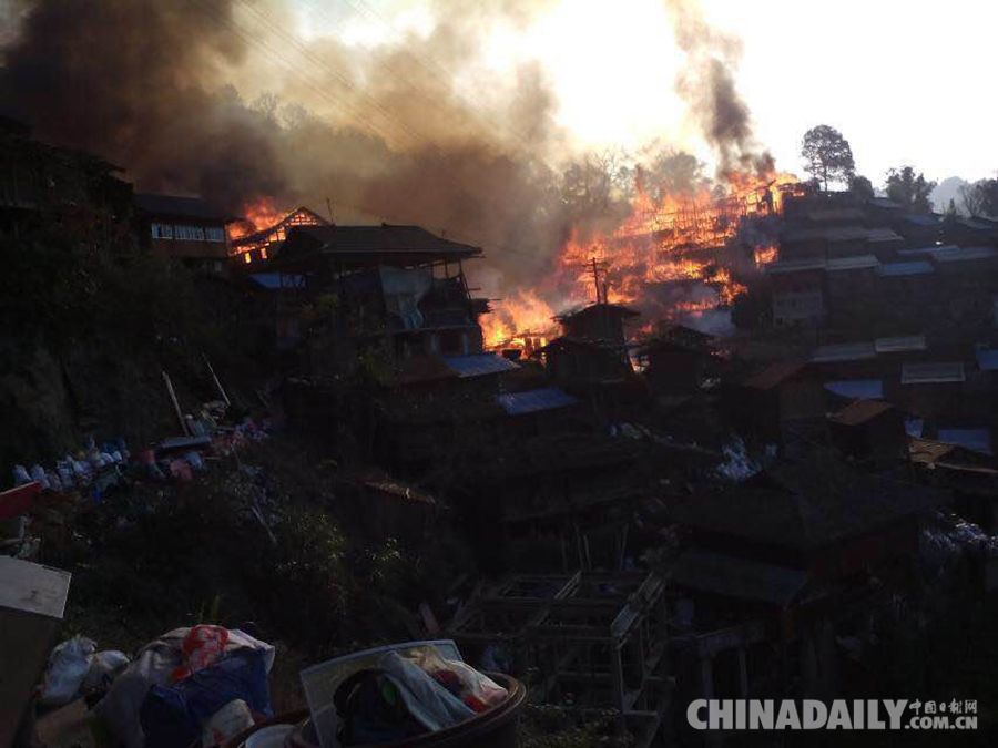 贵州剑河县久吉苗寨发生火灾 致176户619人受灾