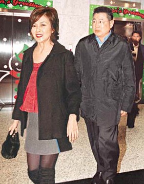 刘嘉玲抢曾华倩男友梁朝伟 揭秘娱乐圈女星恩怨史