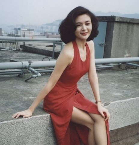 刘嘉玲抢曾华倩男友梁朝伟 揭秘娱乐圈女星恩怨史