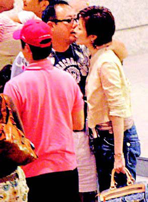 刘嘉玲抢曾华倩男友梁朝伟 揭秘娱乐圈女星恩怨史