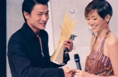 刘嘉玲抢曾华倩男友梁朝伟 揭秘娱乐圈女星恩怨史