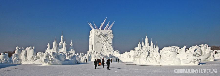 哈尔滨：世界最高、最长、占地最大的大型雪塑完工