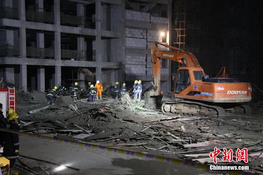 河南信阳一在建楼房坍塌致5人死亡