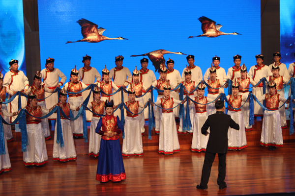 内蒙古师范大学举办2015新年音乐会庆祝艺术学科建设60周年