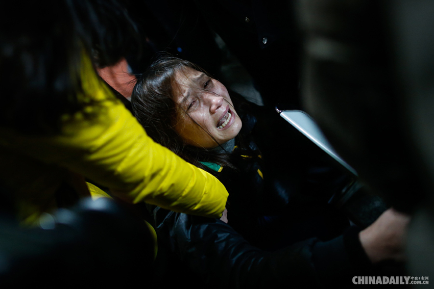 上海外滩跨年夜发生踩踏事故 已致36人亡