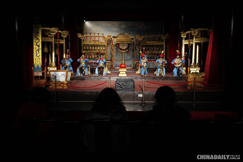 北京天坛公园举办古典音乐会迎新年