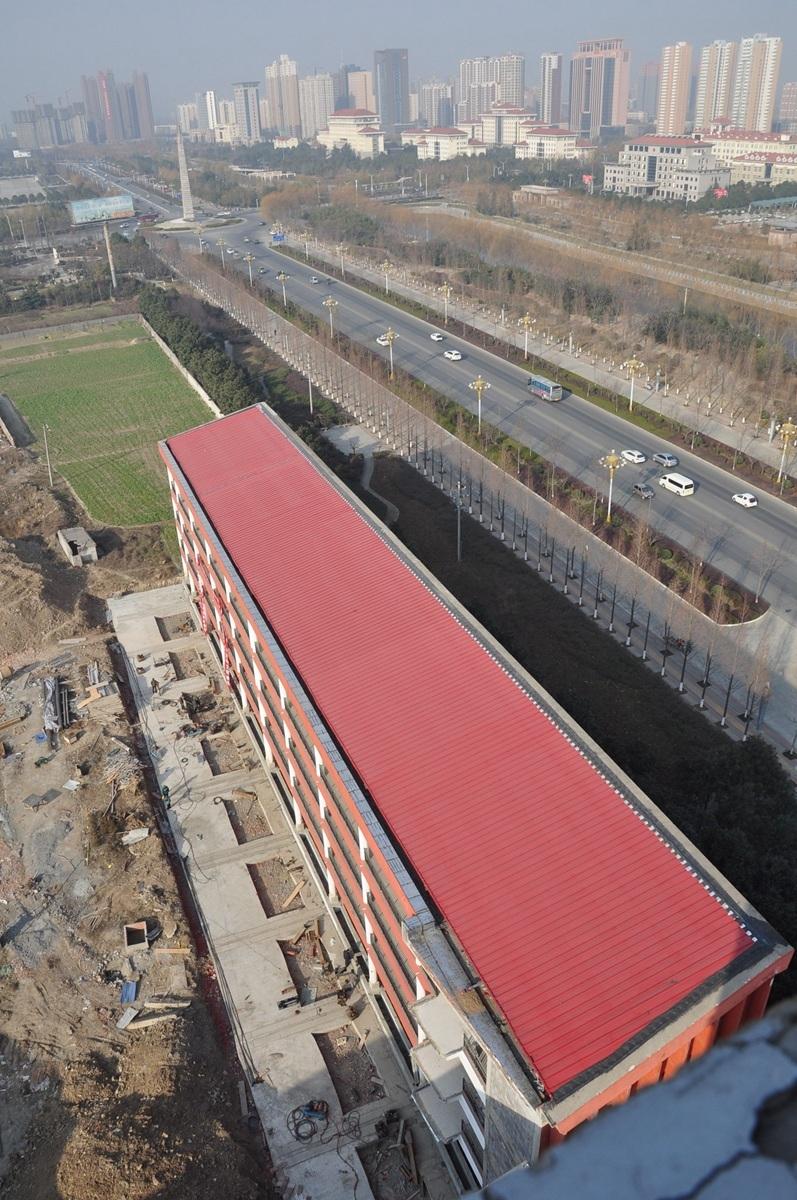 河南已建教学楼被指违章 花费百万整体平移