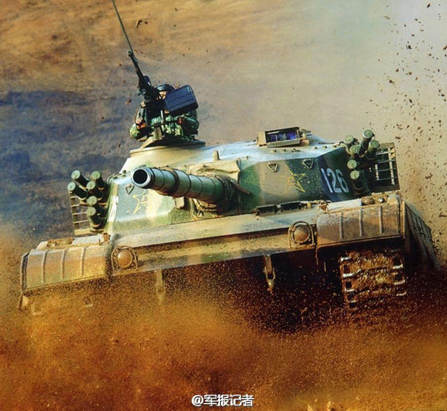 国产96A坦克泥潭挑战极限训练