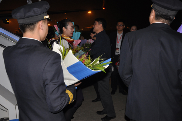 海南航空迎接2014年海口地区最后一班航班 完美收官