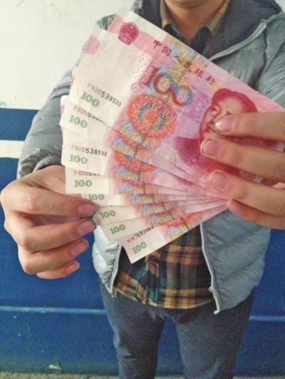 男子进洛阳城卖核桃 两小时收800元假币(图)