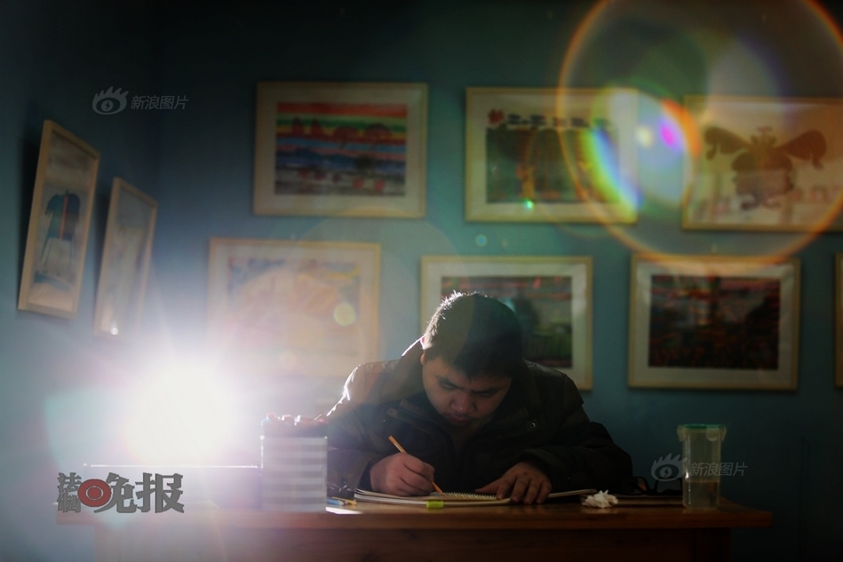 小区里的“精神病”画家