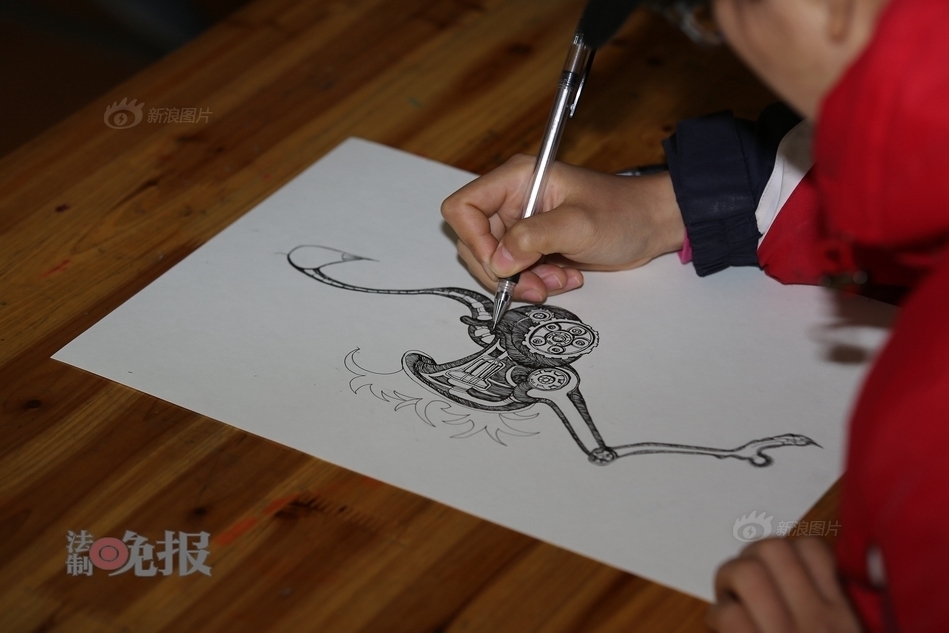 小区里的“精神病”画家