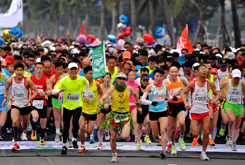 海口马拉松落幕 天津及贵州选手分获男女组冠