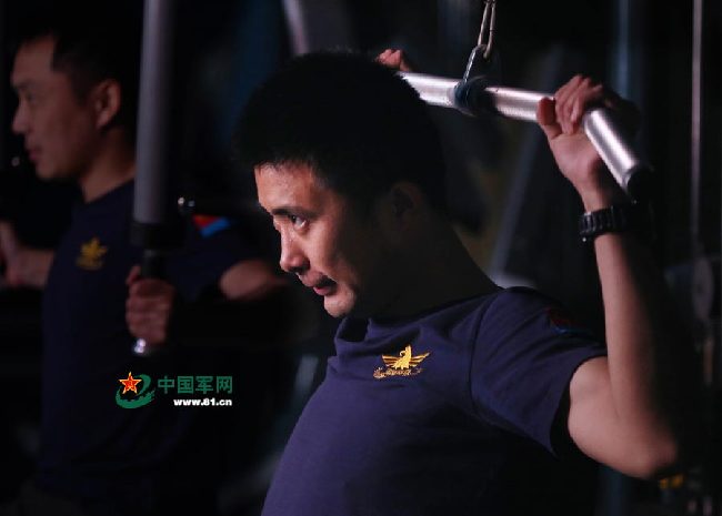 中国空军金头盔第一猛男：蒋佳冀成长轨迹