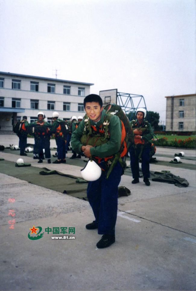 中国空军金头盔第一猛男：蒋佳冀成长轨迹