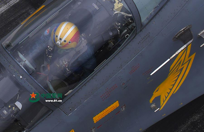 中国空军金头盔第一猛男:蒋佳冀成长轨迹