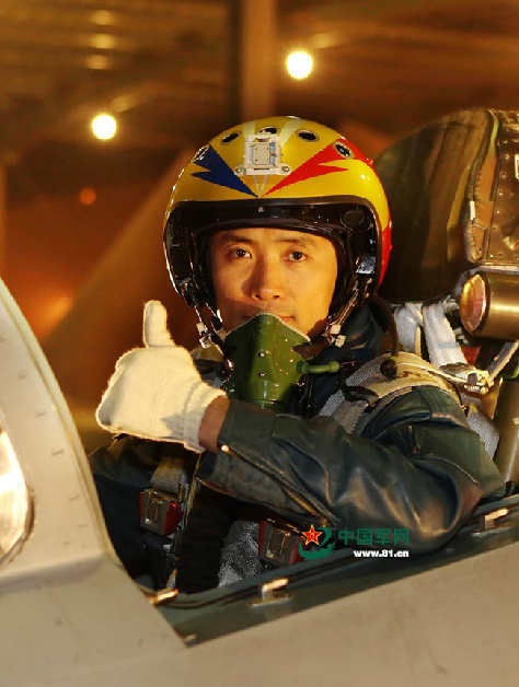 中国空军金头盔第一猛男：蒋佳冀成长轨迹