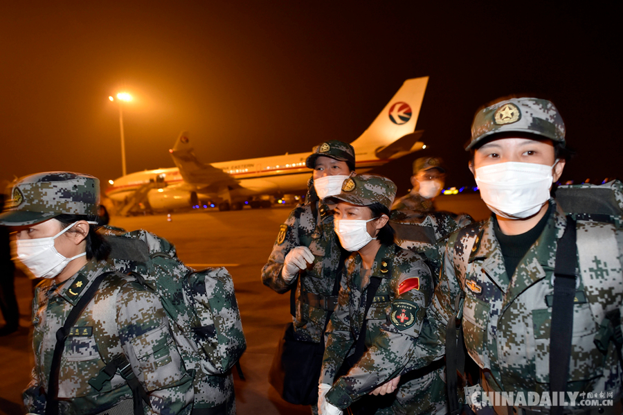 中国援非抗埃医疗队首批队员回国抵渝