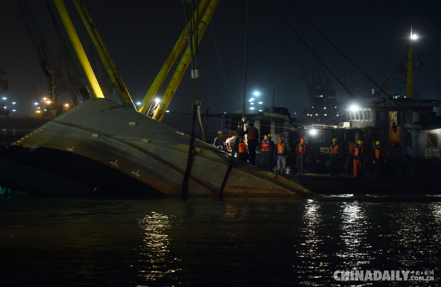 长江福北水道沉船事故仍有20余人失踪