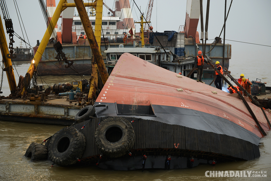长江福北水道沉船事故仍有20余人失踪
