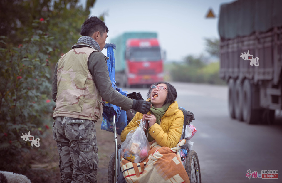 轮椅上的公路之旅