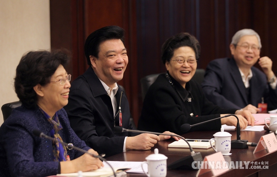 北京政协小组会讨论工作报告 首次网络直播