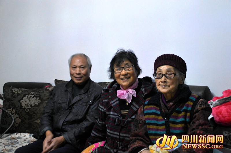 四川长寿三姐妹年龄加起来300岁 每天打麻将