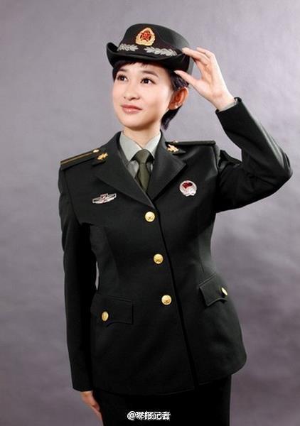颜值爆表！短发才是军中女神的标准