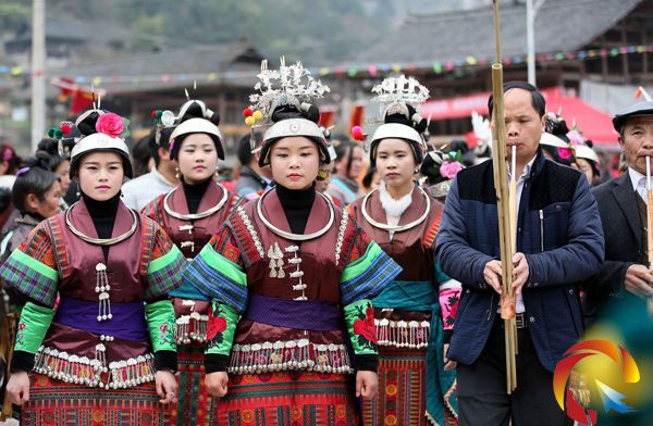 贵州省丹寨县近万名苗族同胞欢聚一堂 欢天喜地过苗年