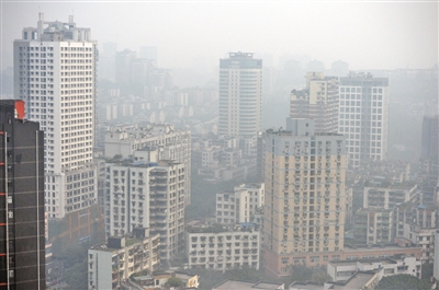 重庆再拉响“霾黄色预警” 昨日AQI指数达到重度污染