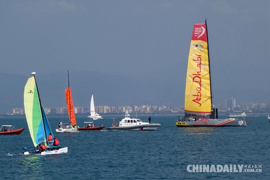 海南三亚：中国东风队获沃尔沃帆船赛第三赛段冠军