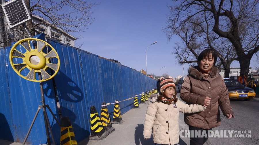 北京市规划委回应德内大街塌陷：业主挖洞违规