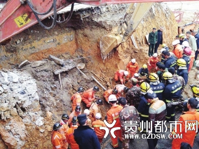 工地塌方7人被埋全部获救