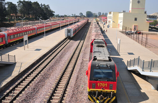 中国在海外修建最长铁路通车 时速达90公里