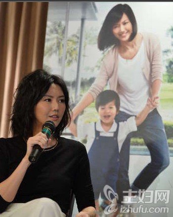 孙燕姿晒欧洲度假照 儿子与老公背影入镜(图)