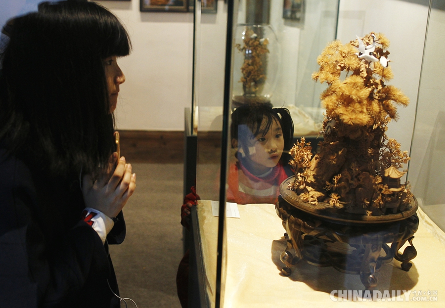 走基层：福州羊年春节街头见闻 “肉燕”热卖