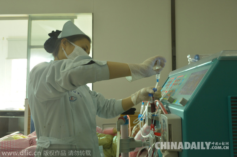 湖南常德：实拍护士与尿毒症患者的春节