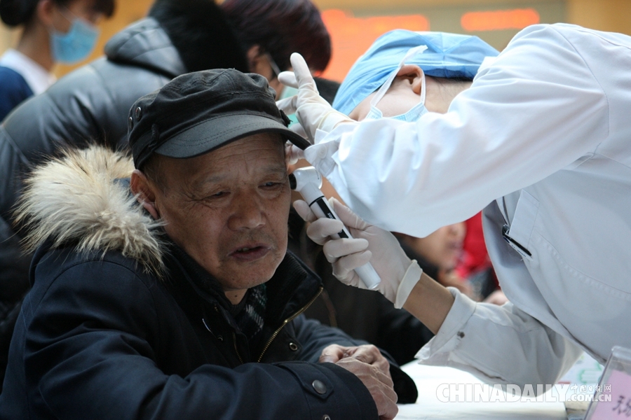 北京天坛医院举行“爱耳日”义诊活动