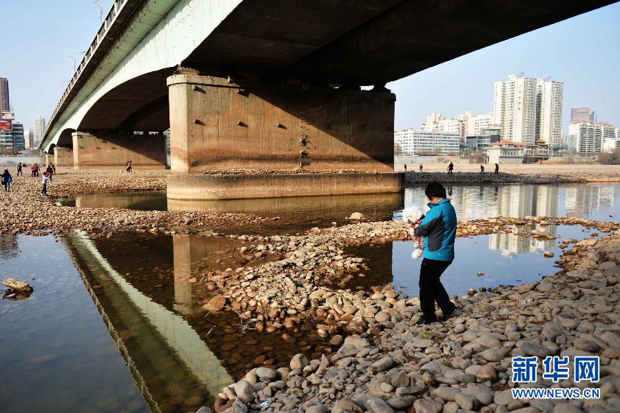 黄河兰州段水位降至年度最低