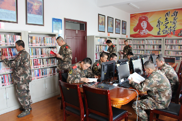新疆霍尔果斯边检站开展“读红色经典书籍、争做新革命军人”活动
