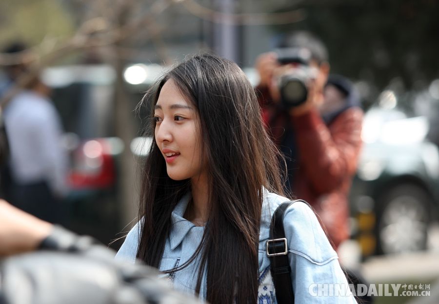 北影表演专业艺考复试美女云集 甄子丹张丰毅任考官