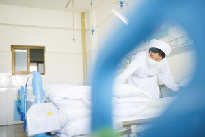 云南15州市已开展城镇居民大病医疗保险 覆盖人群达600多万人