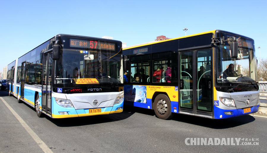 巨型纯电动公交在北京试运营 最大载客量143人