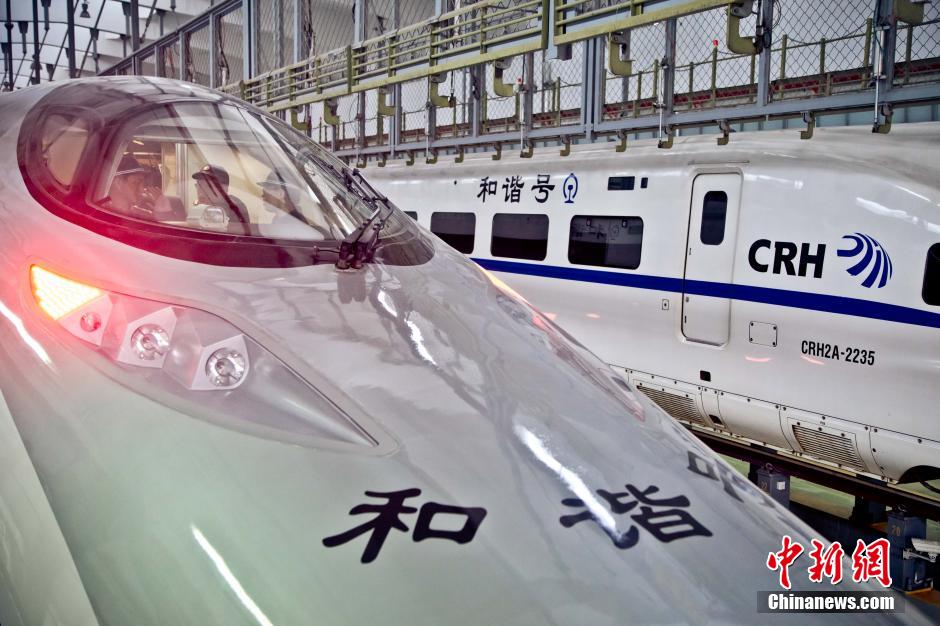 福建首批CRH380A型高速动车组 豪华商务舱吸睛