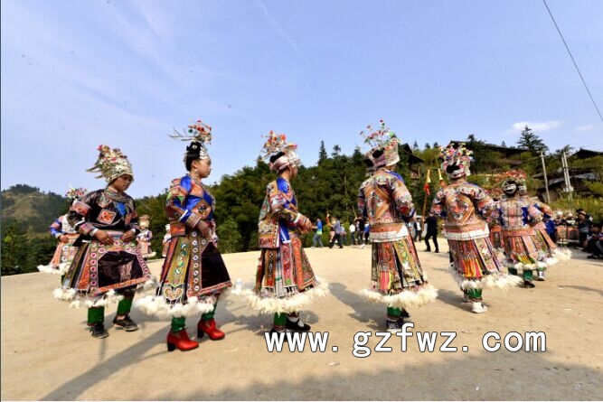 贵州苗族同胞盛装欢庆传统节日