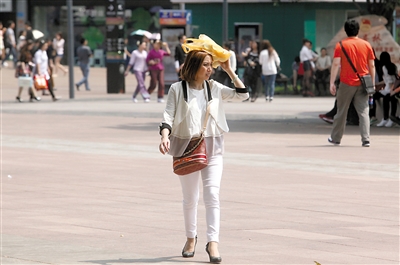 昨天重庆有多热？33℃！最高温是去年同期的两倍