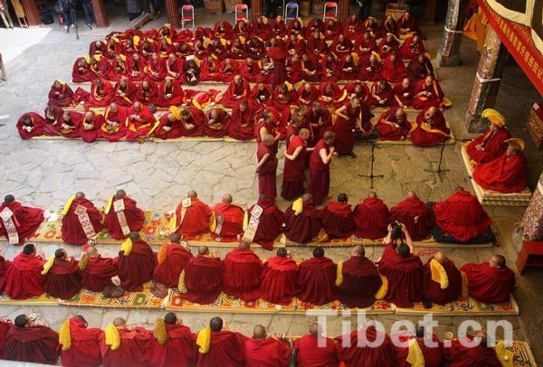 2015年西藏10名高僧晋升为“格西拉让巴”