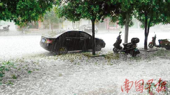 广西出现强对流天气 鸡蛋大的冰雹突袭南丹40分钟