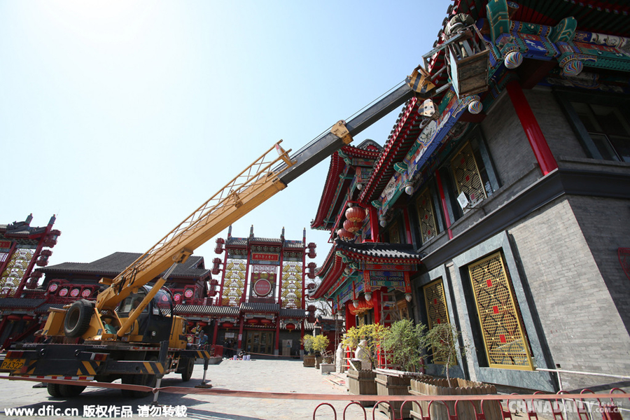 北京前门刘老根会馆将恢复营业 不雅泥塑依旧