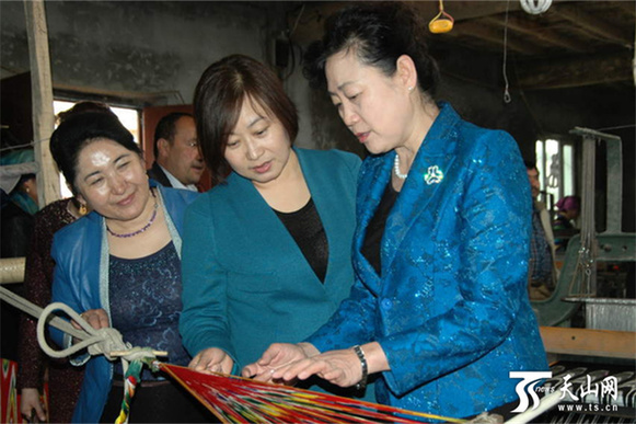 侯汉敏：新疆各族妇女凝心聚力为新疆进步尽责担当